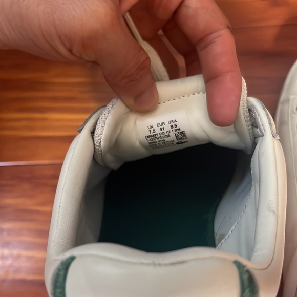 Lacoste men white leather shoes in size 8.5. - Picture 5 of 5